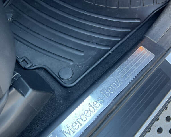 Серый Мерседес М-Класс, объемом двигателя 2.99 л и пробегом 254 тыс. км за 14499 $, фото 37 на Automoto.ua