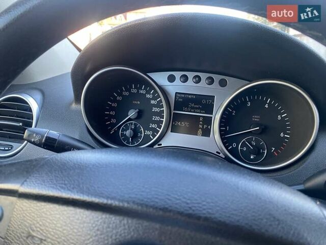 Сірий Мерседес М-Клас, об'ємом двигуна 3.5 л та пробігом 349 тис. км за 12000 $, фото 17 на Automoto.ua