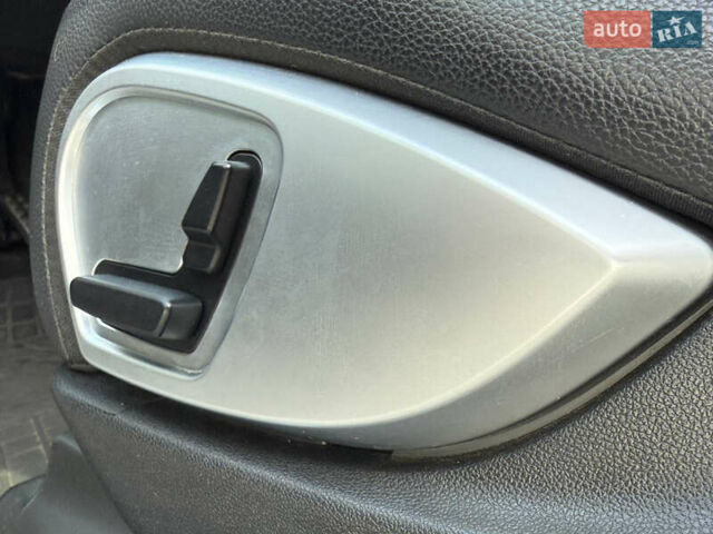 Серый Мерседес М-Класс, объемом двигателя 3 л и пробегом 275 тыс. км за 14800 $, фото 27 на Automoto.ua