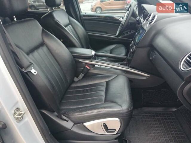 Серый Мерседес М-Класс, объемом двигателя 3 л и пробегом 406 тыс. км за 10500 $, фото 7 на Automoto.ua