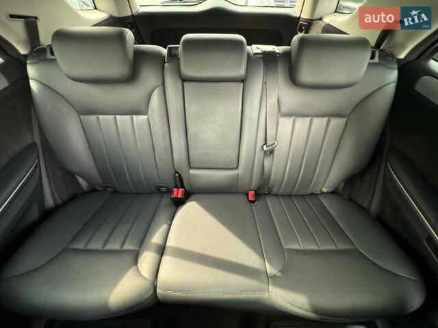 Серый Мерседес М-Класс, объемом двигателя 3 л и пробегом 275 тыс. км за 14800 $, фото 18 на Automoto.ua