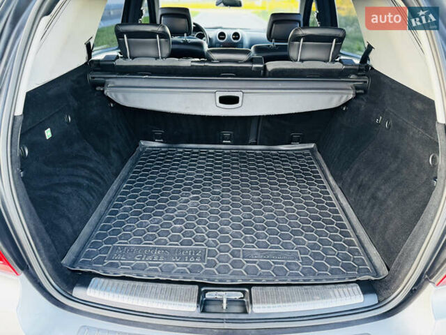 Сірий Мерседес М-Клас, об'ємом двигуна 3 л та пробігом 345 тис. км за 11499 $, фото 25 на Automoto.ua