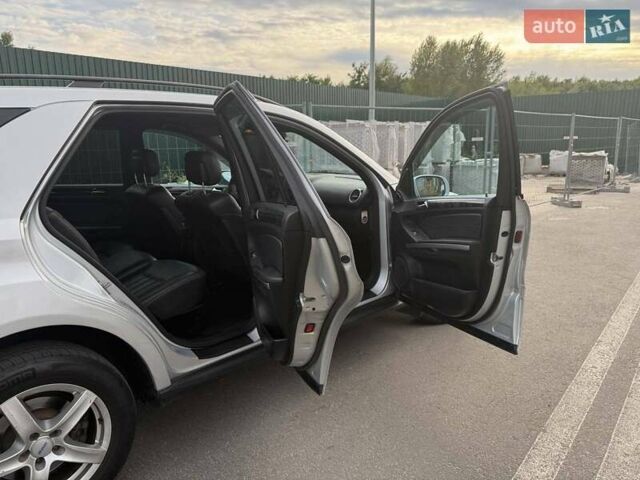 Серый Мерседес М-Класс, объемом двигателя 3 л и пробегом 406 тыс. км за 11000 $, фото 24 на Automoto.ua