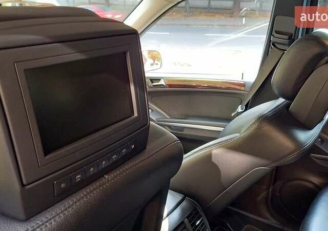 Серый Мерседес М-Класс, объемом двигателя 3.5 л и пробегом 180 тыс. км за 14350 $, фото 18 на Automoto.ua