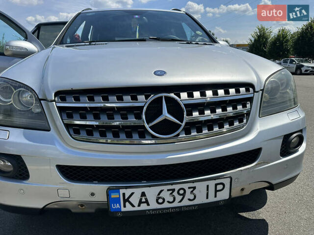 Сірий Мерседес М-Клас, об'ємом двигуна 2.99 л та пробігом 388 тис. км за 14800 $, фото 30 на Automoto.ua