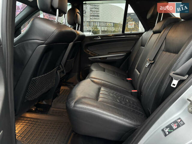 Серый Мерседес М-Класс, объемом двигателя 3 л и пробегом 406 тыс. км за 11000 $, фото 21 на Automoto.ua