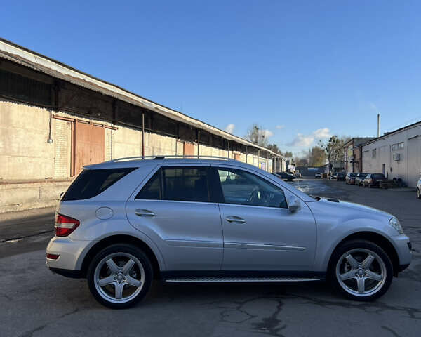 Серый Мерседес М-Класс, объемом двигателя 2.99 л и пробегом 254 тыс. км за 14499 $, фото 8 на Automoto.ua