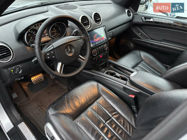 Серый Мерседес М-Класс, объемом двигателя 3 л и пробегом 406 тыс. км за 11000 $, фото 11 на Automoto.ua