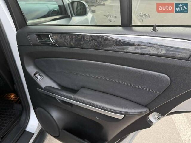 Серый Мерседес М-Класс, объемом двигателя 3 л и пробегом 406 тыс. км за 11000 $, фото 19 на Automoto.ua