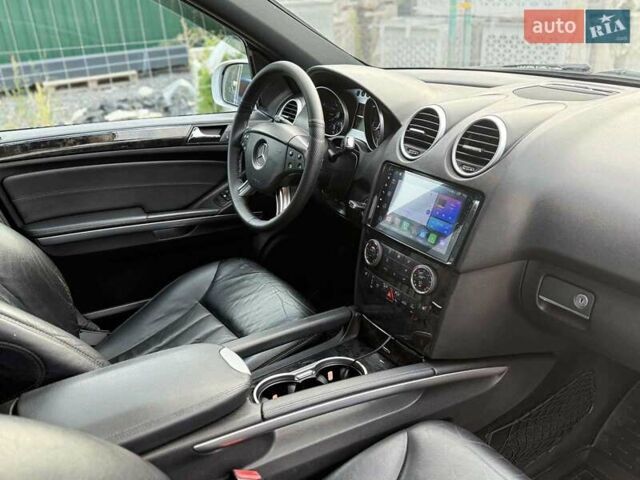 Серый Мерседес М-Класс, объемом двигателя 3 л и пробегом 406 тыс. км за 11000 $, фото 12 на Automoto.ua
