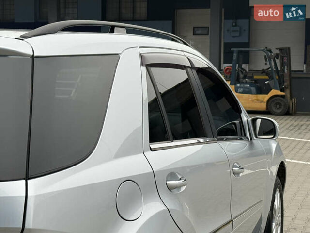 Серый Мерседес М-Класс, объемом двигателя 3.5 л и пробегом 223 тыс. км за 9999 $, фото 26 на Automoto.ua