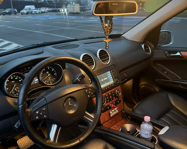 Серый Мерседес М-Класс, объемом двигателя 3.5 л и пробегом 234 тыс. км за 11700 $, фото 11 на Automoto.ua