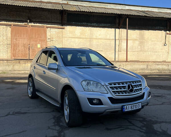 Серый Мерседес М-Класс, объемом двигателя 2.99 л и пробегом 254 тыс. км за 14499 $, фото 13 на Automoto.ua