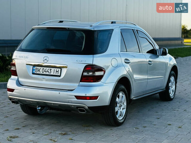 Сірий Мерседес М-Клас, об'ємом двигуна 3 л та пробігом 345 тис. км за 11499 $, фото 10 на Automoto.ua