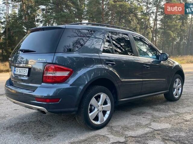 Сірий Мерседес М-Клас, об'ємом двигуна 3.5 л та пробігом 200 тис. км за 11500 $, фото 4 на Automoto.ua