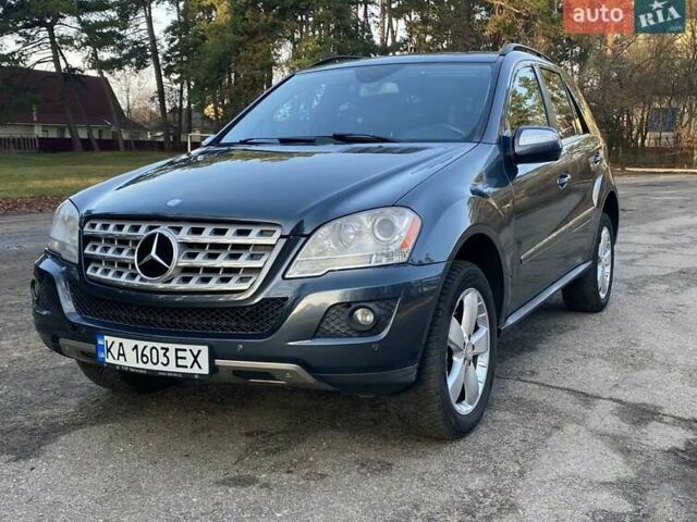 Сірий Мерседес М-Клас, об'ємом двигуна 3.5 л та пробігом 200 тис. км за 11500 $, фото 1 на Automoto.ua