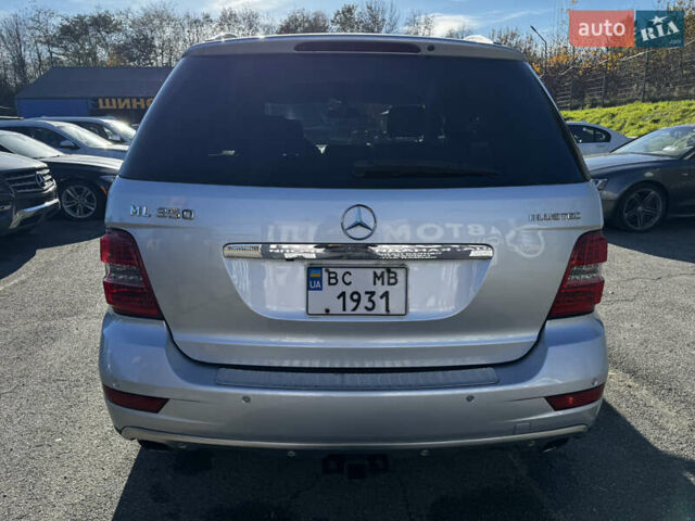 Серый Мерседес М-Класс, объемом двигателя 3 л и пробегом 245 тыс. км за 11900 $, фото 3 на Automoto.ua