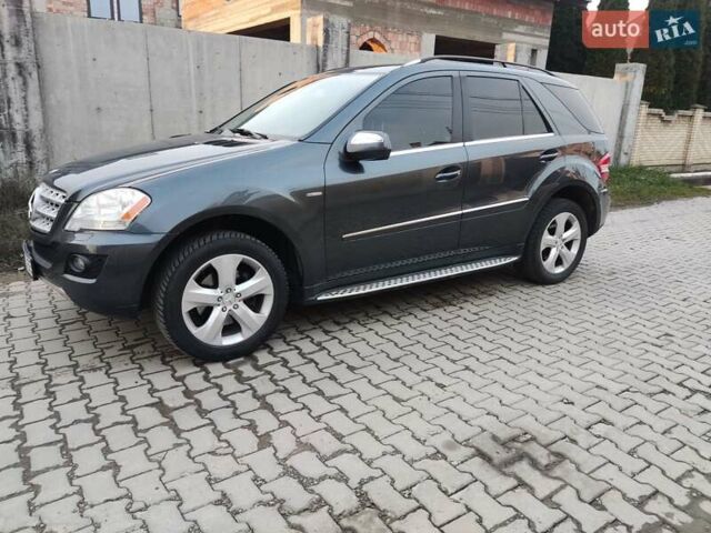 Серый Мерседес М-Класс, объемом двигателя 3.01 л и пробегом 250 тыс. км за 15700 $, фото 3 на Automoto.ua