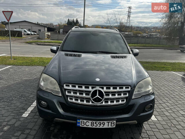 Серый Мерседес М-Класс, объемом двигателя 2.99 л и пробегом 293 тыс. км за 16500 $, фото 5 на Automoto.ua