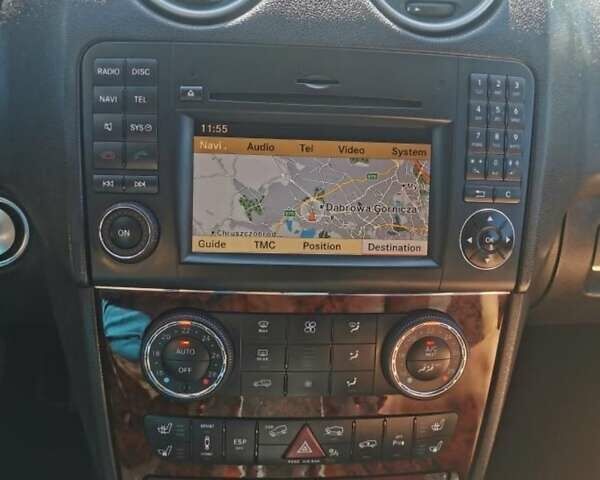 Сірий Мерседес М-Клас, об'ємом двигуна 3 л та пробігом 260 тис. км за 14000 $, фото 6 на Automoto.ua