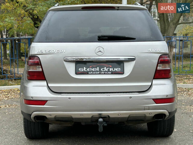 Серый Мерседес М-Класс, объемом двигателя 2.99 л и пробегом 242 тыс. км за 15499 $, фото 6 на Automoto.ua