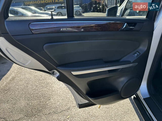 Серый Мерседес М-Класс, объемом двигателя 3 л и пробегом 245 тыс. км за 11900 $, фото 14 на Automoto.ua