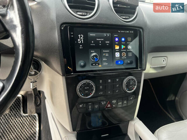 Серый Мерседес М-Класс, объемом двигателя 2.99 л и пробегом 293 тыс. км за 16500 $, фото 12 на Automoto.ua