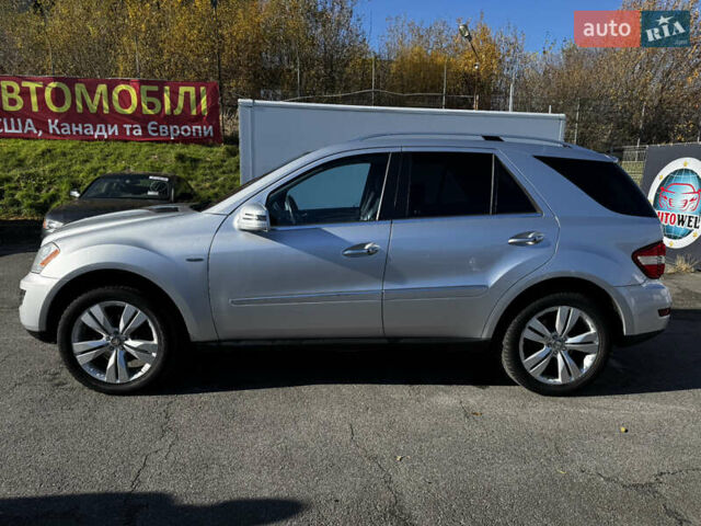 Серый Мерседес М-Класс, объемом двигателя 3 л и пробегом 245 тыс. км за 11900 $, фото 1 на Automoto.ua