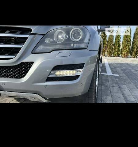 Серый Мерседес М-Класс, объемом двигателя 3 л и пробегом 320 тыс. км за 17000 $, фото 24 на Automoto.ua