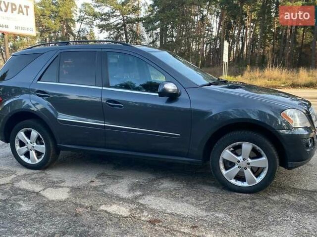 Сірий Мерседес М-Клас, об'ємом двигуна 3.5 л та пробігом 200 тис. км за 11500 $, фото 5 на Automoto.ua