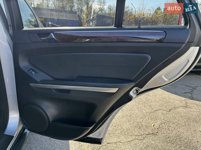 Серый Мерседес М-Класс, объемом двигателя 3 л и пробегом 245 тыс. км за 11900 $, фото 12 на Automoto.ua