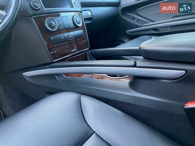 Сірий Мерседес М-Клас, об'ємом двигуна 3.5 л та пробігом 200 тис. км за 11500 $, фото 27 на Automoto.ua