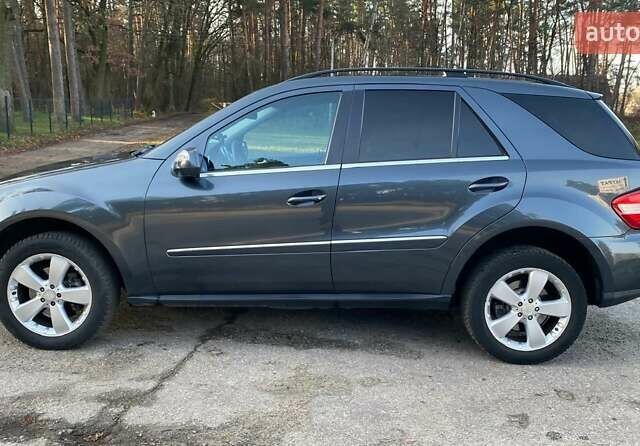 Сірий Мерседес М-Клас, об'ємом двигуна 3.5 л та пробігом 200 тис. км за 11500 $, фото 8 на Automoto.ua