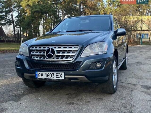 Сірий Мерседес М-Клас, об'ємом двигуна 3.5 л та пробігом 200 тис. км за 11500 $, фото 10 на Automoto.ua