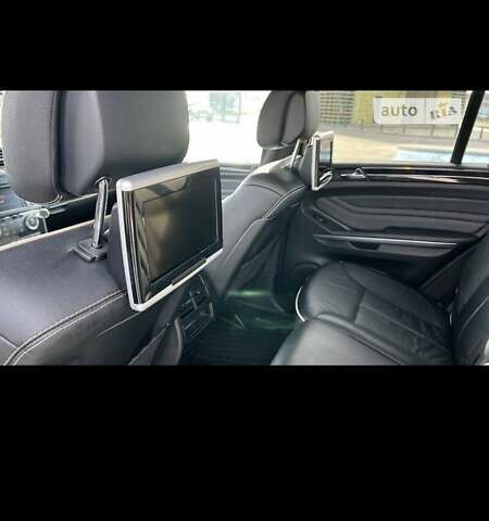 Серый Мерседес М-Класс, объемом двигателя 3 л и пробегом 280 тыс. км за 17000 $, фото 15 на Automoto.ua