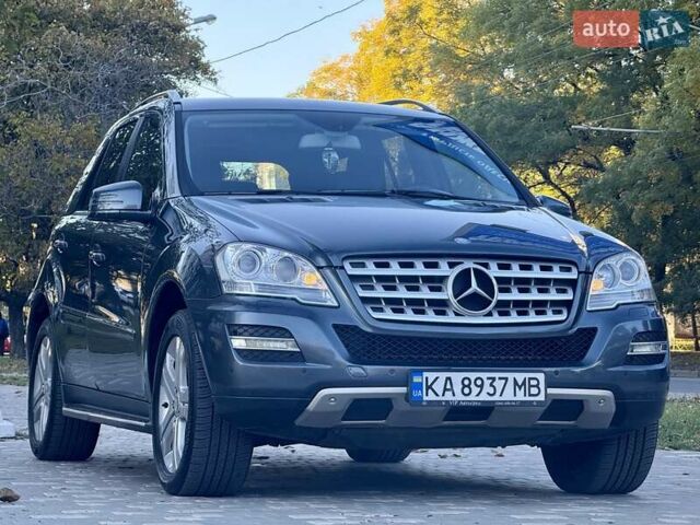 Мерседес М-Класс 2011 в Одессе на Automoto.ua Серый Мерседес М-Класс, объемом двигателя 3.5 л и пробегом 163 тыс. км за 13900 $, фото 2 на Automoto.ua