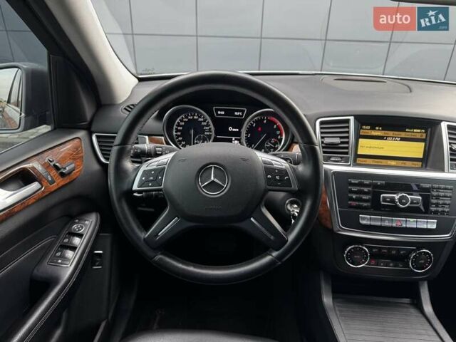 Сірий Мерседес М-Клас, об'ємом двигуна 2.14 л та пробігом 214 тис. км за 21900 $, фото 16 на Automoto.ua