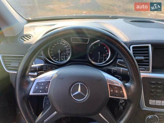 Серый Мерседес М-Класс, объемом двигателя 2.99 л и пробегом 209 тыс. км за 20700 $, фото 12 на Automoto.ua