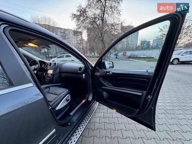 Серый Мерседес М-Класс, объемом двигателя 3.5 л и пробегом 163 тыс. км за 14400 $, фото 36 на Automoto.ua