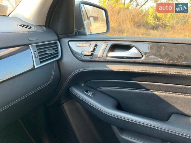 Серый Мерседес М-Класс, объемом двигателя 2.99 л и пробегом 209 тыс. км за 20700 $, фото 16 на Automoto.ua