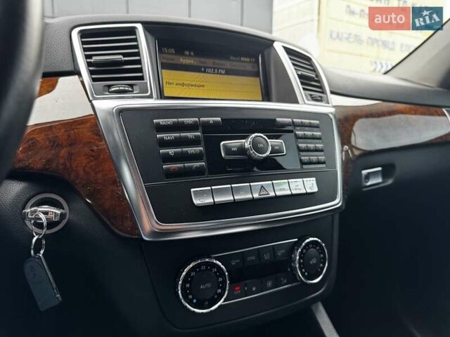 Сірий Мерседес М-Клас, об'ємом двигуна 2.14 л та пробігом 214 тис. км за 21900 $, фото 21 на Automoto.ua