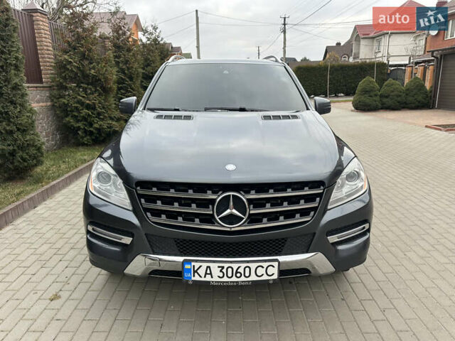 Серый Мерседес М-Класс, объемом двигателя 2.99 л и пробегом 240 тыс. км за 18700 $, фото 4 на Automoto.ua