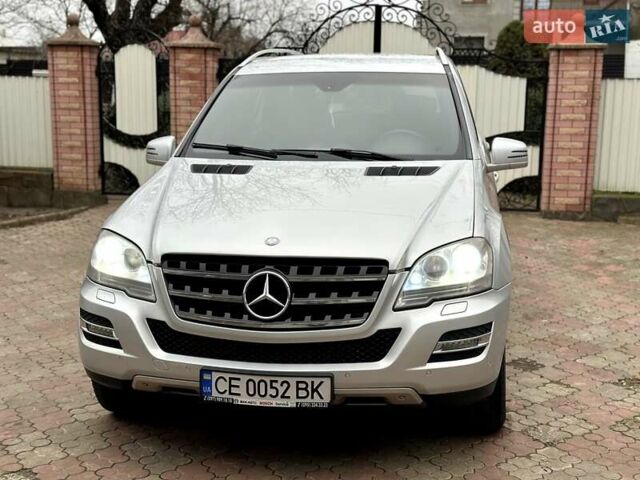 Сірий Мерседес М-Клас, об'ємом двигуна 2.99 л та пробігом 317 тис. км за 15700 $, фото 66 на Automoto.ua