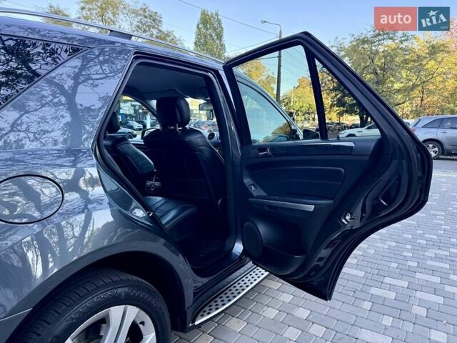 Мерседес М-Класс 2011 в Одессе на Automoto.ua Серый Мерседес М-Класс, объемом двигателя 3.5 л и пробегом 163 тыс. км за 13900 $, фото 58 на Automoto.ua