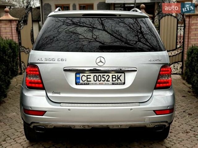 Сірий Мерседес М-Клас, об'ємом двигуна 2.99 л та пробігом 317 тис. км за 15700 $, фото 69 на Automoto.ua