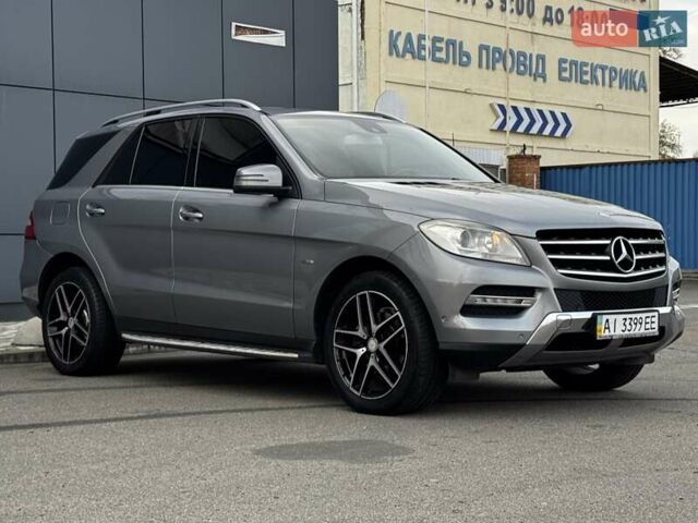 Серый Мерседес М-Класс, объемом двигателя 2.14 л и пробегом 214 тыс. км за 19000 $, фото 1 на Automoto.ua