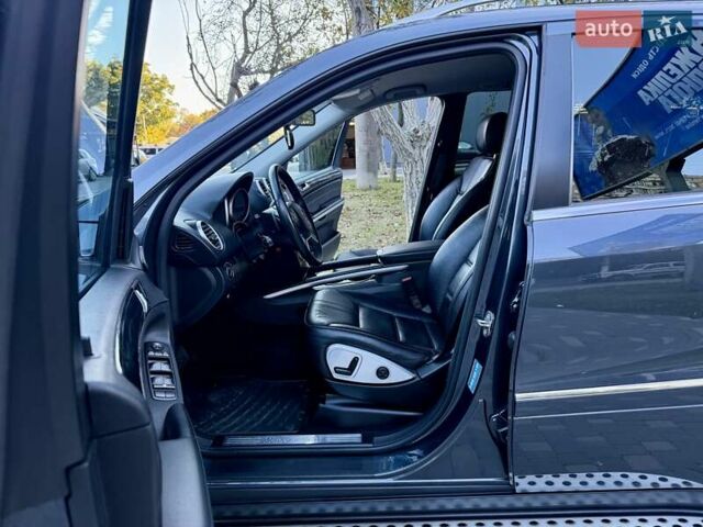 Мерседес М-Класс 2011 в Одессе на Automoto.ua Серый Мерседес М-Класс, объемом двигателя 3.5 л и пробегом 163 тыс. км за 13900 $, фото 35 на Automoto.ua