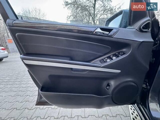 Серый Мерседес М-Класс, объемом двигателя 3.5 л и пробегом 163 тыс. км за 14400 $, фото 44 на Automoto.ua
