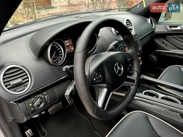 Сірий Мерседес М-Клас, об'ємом двигуна 2.99 л та пробігом 317 тис. км за 15700 $, фото 27 на Automoto.ua