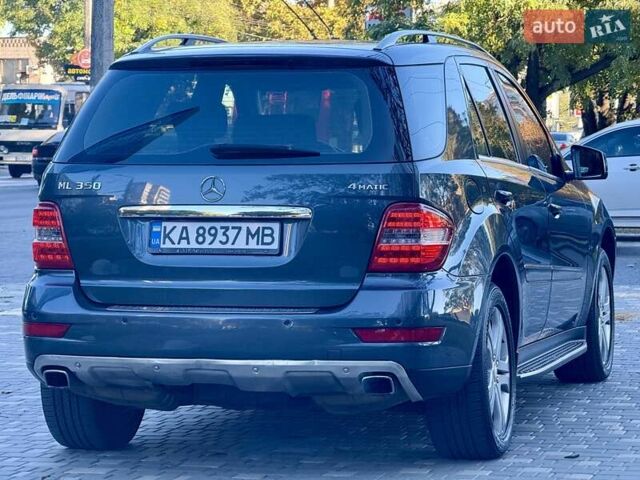 Мерседес М-Класс 2011 в Одессе на Automoto.ua Серый Мерседес М-Класс, объемом двигателя 3.5 л и пробегом 163 тыс. км за 13900 $, фото 4 на Automoto.ua